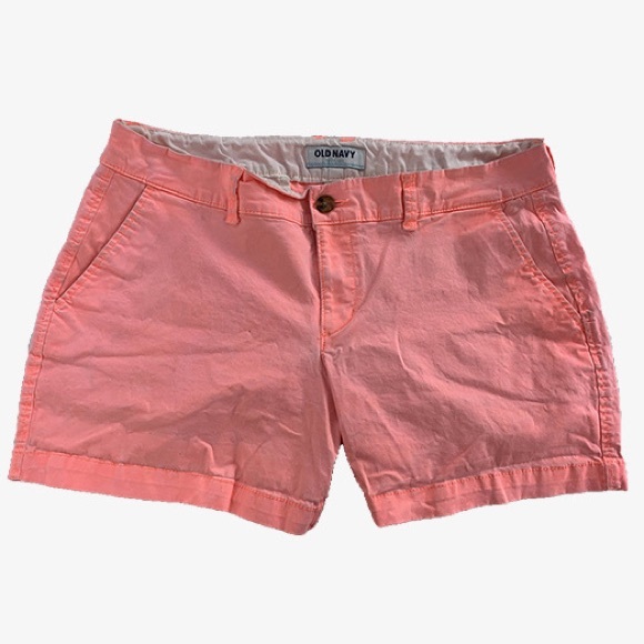 Bundle of 2 Pairs of Old Navy 5” Everyday Short - Picture 9 of 13